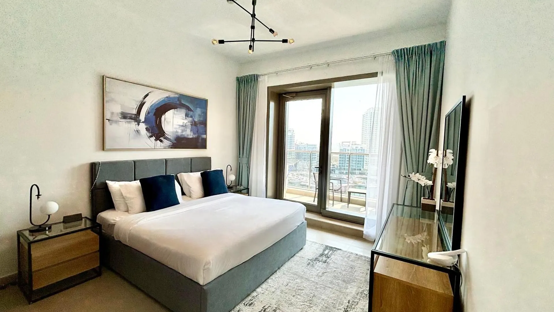 Sparkle Tower Panoramic Marina View 1Br Dubai