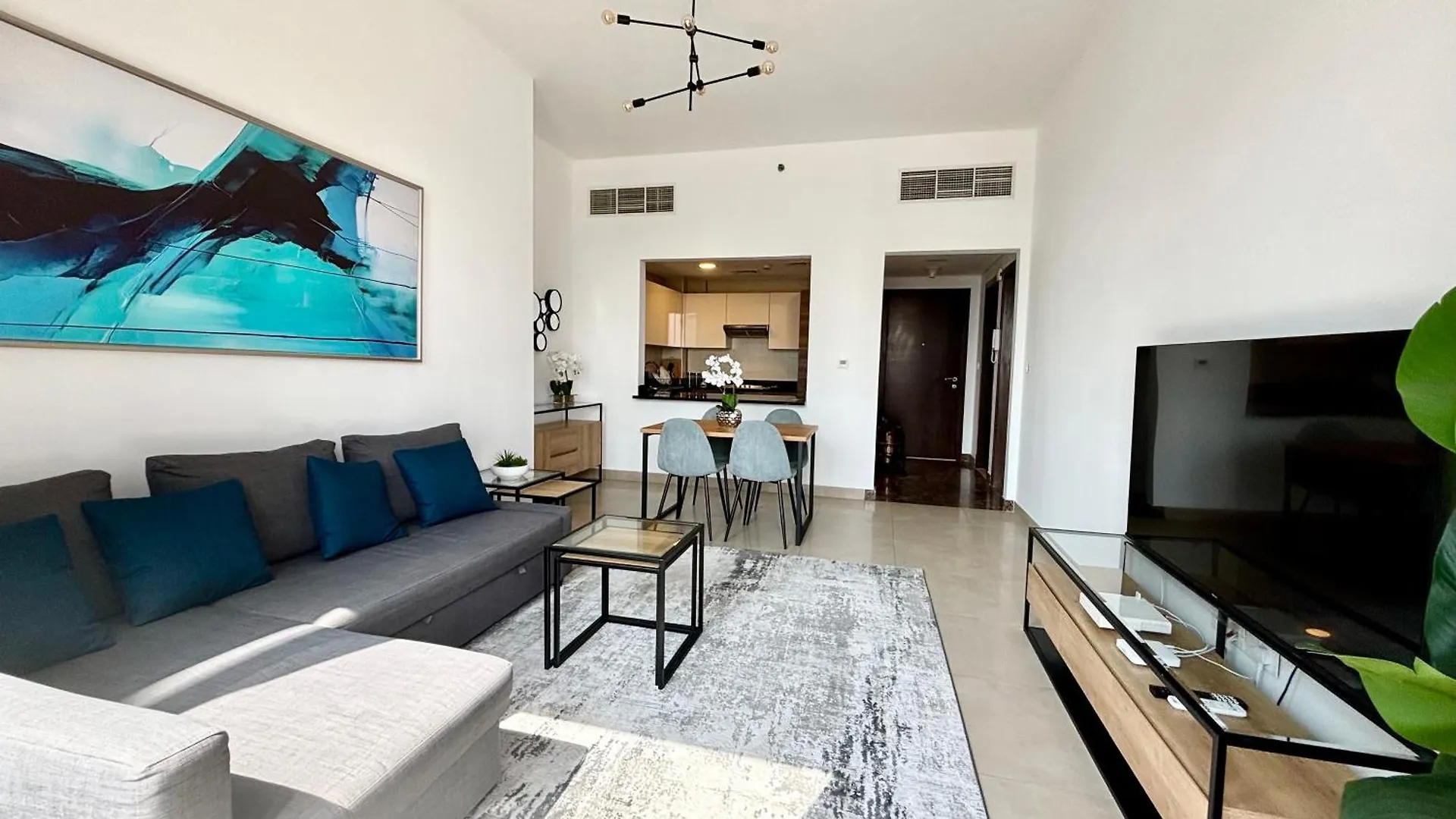 Sparkle Tower Panoramic Marina View 1Br Dubai Apartment