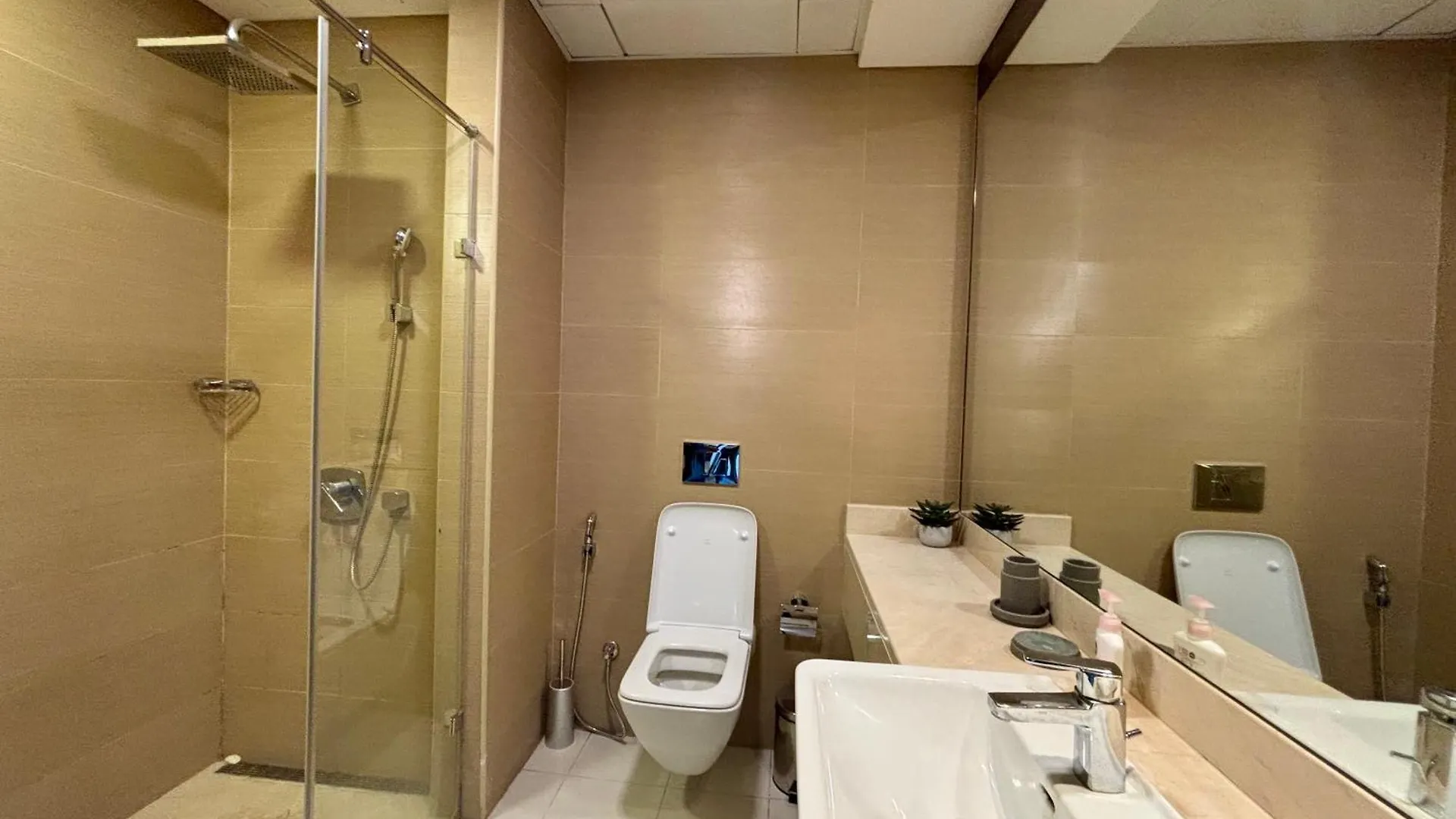 Sparkle Tower Panoramic Marina View 1Br Dubai